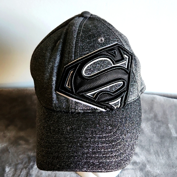 DC Comics Accessories - Superman Hat, Sz Sm Logo is Black w White trim, Hat is Grey,6 Air Vents